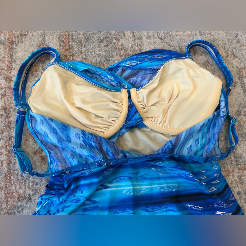 MIRACLESUIT Seraphina Size 16 One-Piece Swimsuit Blue Multi Print Underwire NWT - Picture 4 of 11